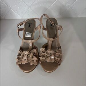 FIONI Clothing Beige Floral Sandals